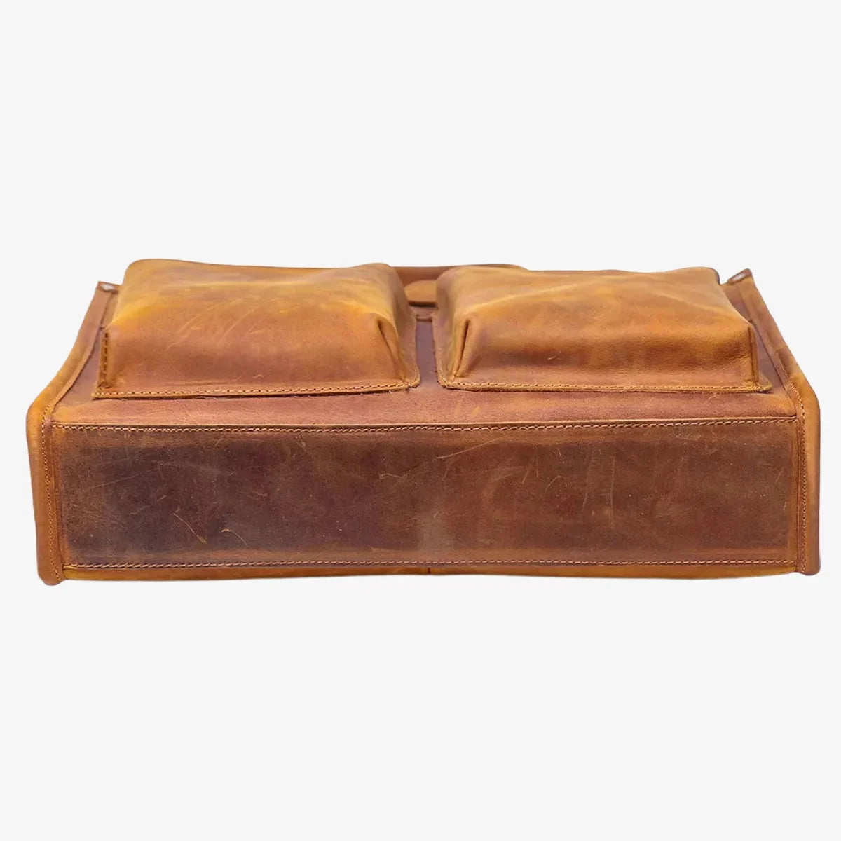 Vue du compartiment intérieur avec plusieurs poches et séparateurs